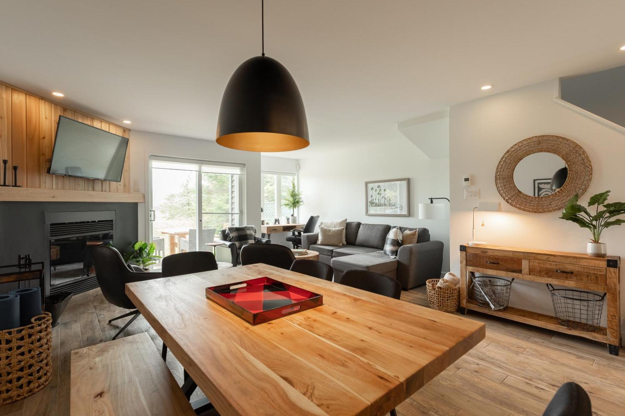 2-Level Home - Tremblant Mountain View - Fireplace มงต์-ทร็องบล็องต์ ภายนอก รูปภาพ