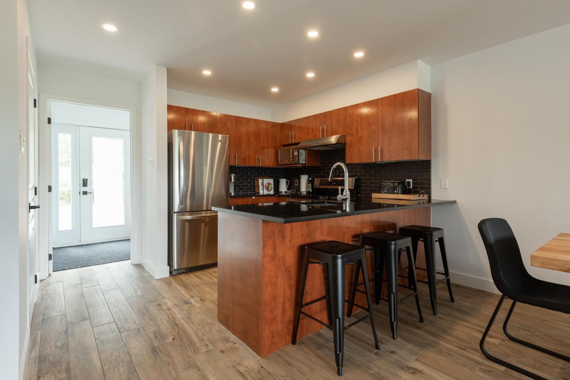 2-Level Home - Tremblant Mountain View - Fireplace มงต์-ทร็องบล็องต์ ภายนอก รูปภาพ