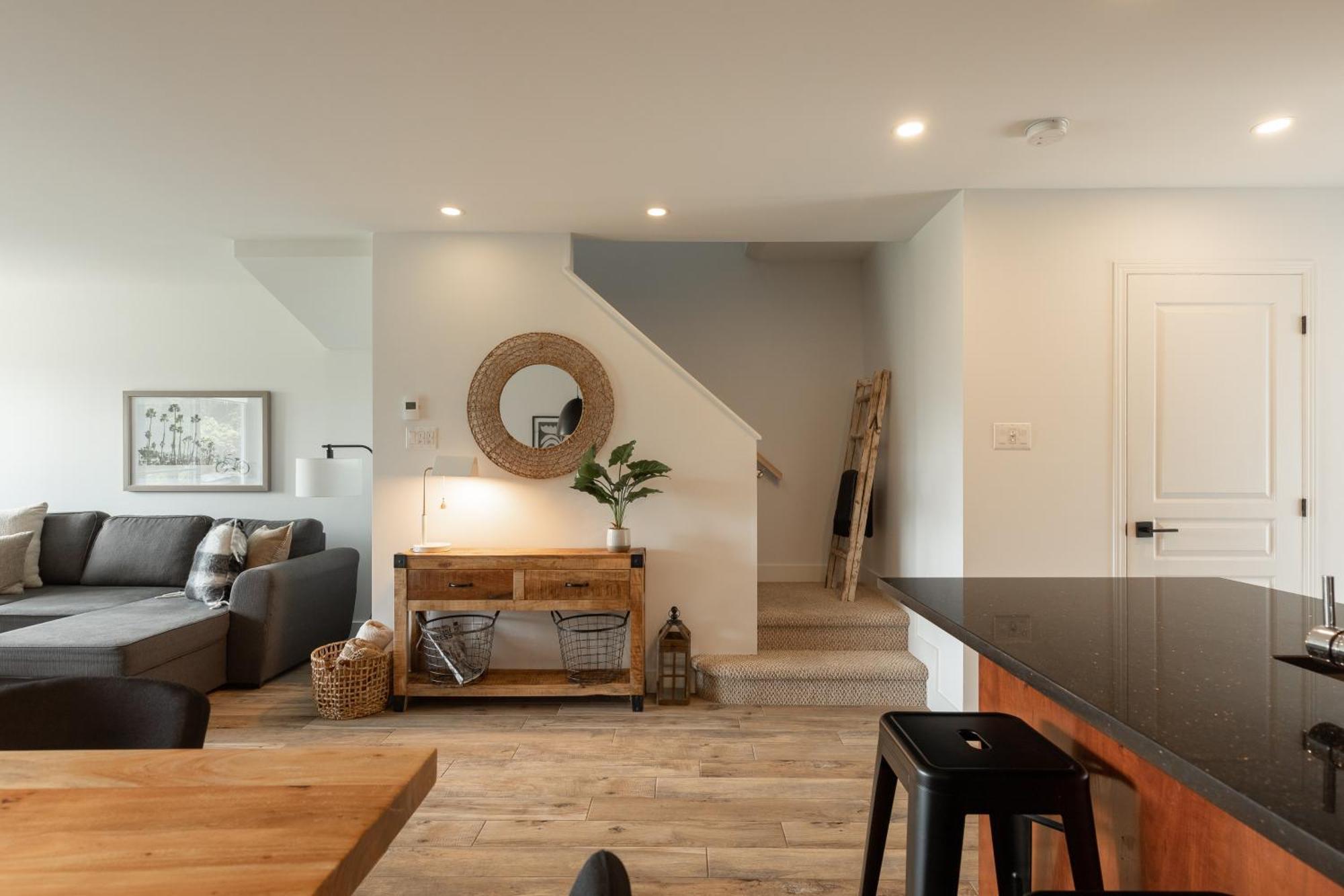 2-Level Home - Tremblant Mountain View - Fireplace มงต์-ทร็องบล็องต์ ภายนอก รูปภาพ